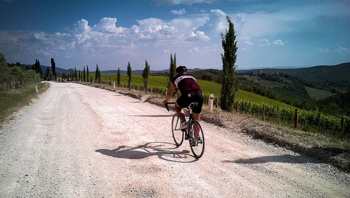 Permanent route of L'Eroica in 4 stages Guided Anima Toscana Bike Tours